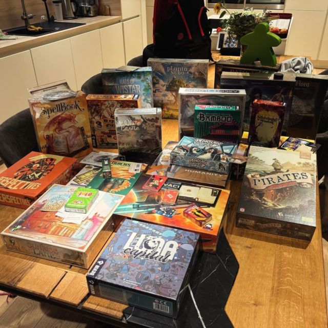 Très en retard, le loot d’Essen 2023! #loot #essenspiel #essen2023 #boardgames #bgg #jeuxdesociete #geek #photooftheday